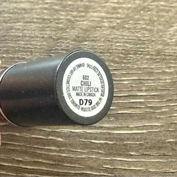 MAC Cosmetics Matte Lipstick 1.8g - 602 CHILI - Picture 2 of 2